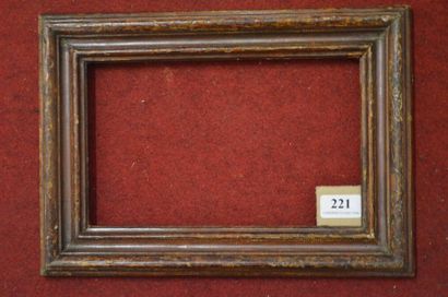 null Cadre en bois mouluré et peint dit Salvator Rosa. Italie, XVIIème siècle. (usures)....