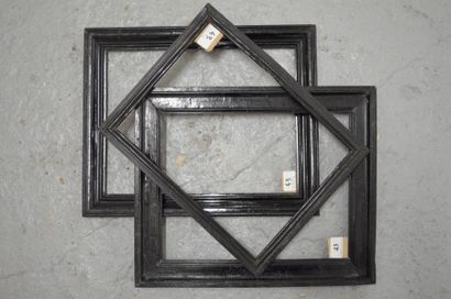 null Trois cadres en bois mouluré et noirci. XIXème siècle. 24 x 31 cm - Profil:...