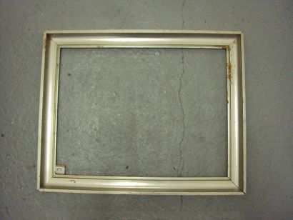 null Cadre en bois mouluré et argenté. Circa 1930. 44,6 x 59,4 cm - Profil: 5,8 cm...