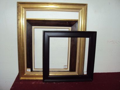 null Cadre en bois mouluré et noirci XXème siècle 40,2 x 40,2 cm - Profil: 6,9 cm...