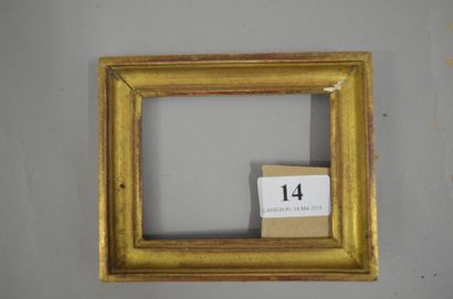 null Gorge en bois mouluré et doré Début du XIXème siècle 7,6 x 10 cm -Profil: 1,5...
