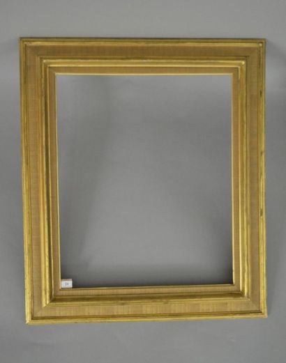null Cadre à cassetta en bois mouluré et doré XXème siècle 59 x 72 cm - Profil: 12...