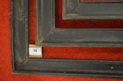 null Trois gorges en bois mouluré et noirci Début du XIXème siècle 40,9 x 48,1 cm...