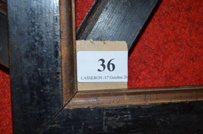 null Paire de baguettes en bois mouluré et noirci XIXème siècle 23,6 x 33 cm - Profil:...