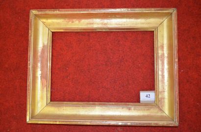 null Gorge en bois mouluré et doré Début du XIXème siècle (usures) 19,5 x 28 cm -...