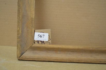 null Cadre en bois mouluré 
XXème siècle 
30,5 x 42 cm - Profil : 4,5 cm 
