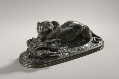 ANTOINE-LOUIS BARYE (1796-1875) Tigre dévorant un gavial Bronze à patine verte signé...