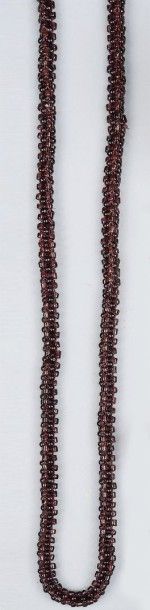 null COLLIER de perles en grenat, enfilage colonne (sans fermoir) PFL