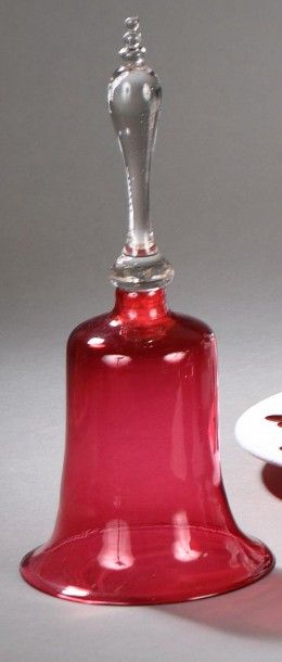 null CLOCHE DE TABLE en verre de couleur rose, (manque le battant) H: 27,5 cm