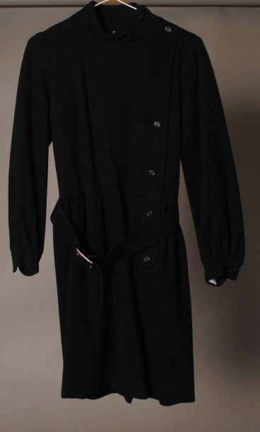 LANVIN Boutique Robe en jersey de laine noire, petit col, boutonnage asymétrique...