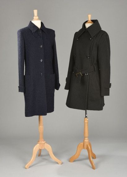 EMPORIO ARMANI, Marion ROTH Lot composé d'un manteau en lainage bouclette noir à...