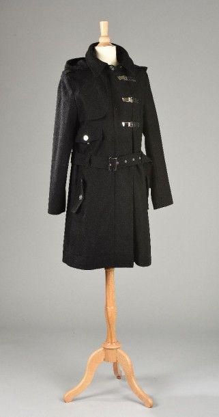 Jean-Charles de CASTELBAJAC Duffle-coat à capuche amovible en drap noir devant zippé...
