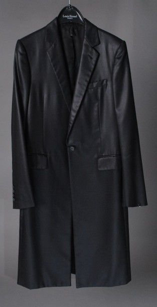 DIOR PAR HEDI SLIMANE Manteau en lainage laqué noir, col châle cranté, boutonnage...