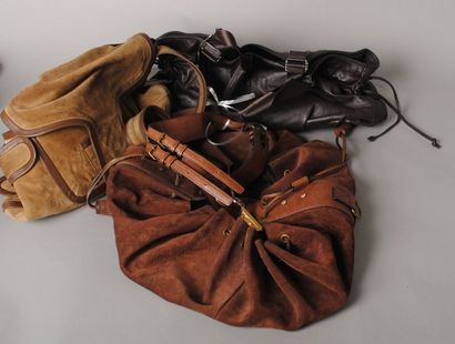 GIVENCHY, R TOWN, Pierre HARDY Lot de trois sacs en daim, cuir de couleurs et formes...