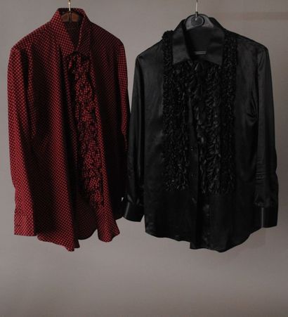 Christian DIOR par Hedi Slimane Lot composé de deux chemises, l'une en satin noir,...