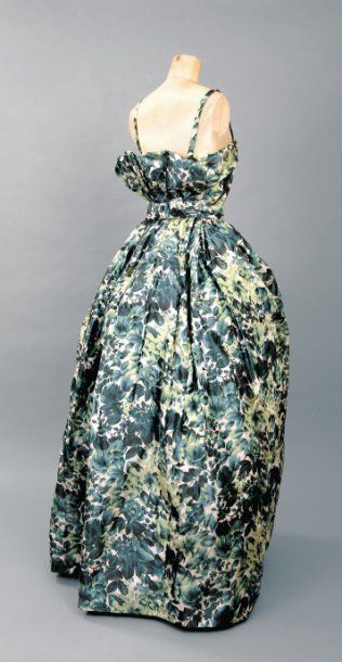 null Robe du soir bustier en faille ivoire imprimée de fleurs et de feuillages dans...