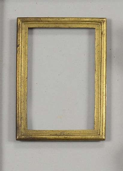 null Moulure en bronze doré. Epoque XIXe siècle 6,8 x 10,6 cm - Profil: 1,2 cm