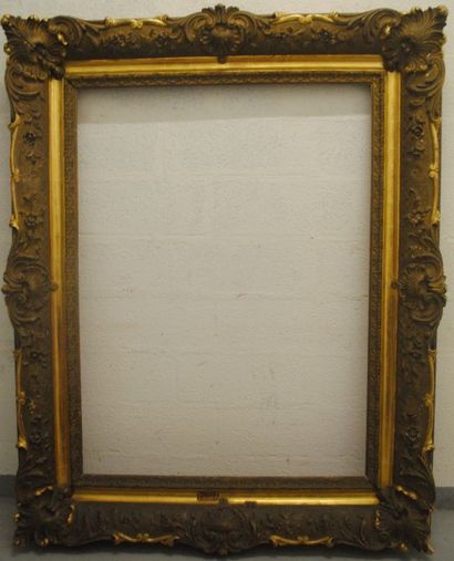 null Cadre XIXe.
Style Louis XV
95 x 128 cm - Profil : 23,5 cm
