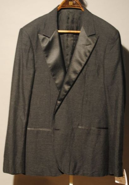 LANVIN 
Veste de smocking en lainage chiné gris, col cranté partiellement recouvert...