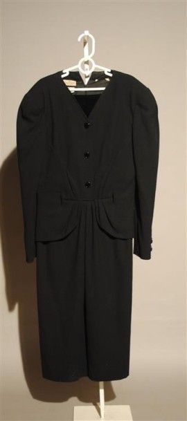 VALENTINO Boutique Robe en crêpe de laine noire, buste agrémenté d'une modestie de...