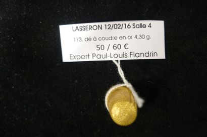 null DÉ À COUDRE en or jaune (18K, 750‰).
Poids: 4,30 g