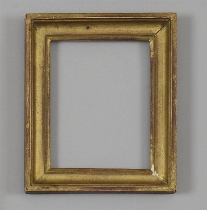 null Gorge en bois mouluré et doré.
Début du XIXème siècle
7,6 x 10,0 cm - Profil:...