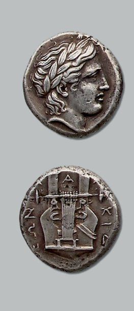 null - Chalcidique : Olynthe (vers 380 av. J.-C.). Tétradrachme. 14,47 g. Tête d'Apollon...
