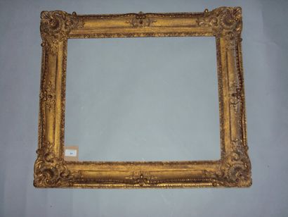 null Cadre en bois et résine doré. De style Louis XV, XXe siècle 43 x 52,5 cm - Profil...
