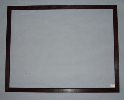 null Cadre plat en chêne teint avec vue guillochée. XXe siècle 70,3 x 92,3 cm - Profil...