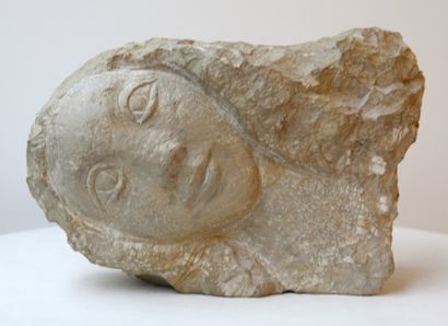 null Hervé VERHNES "Rêveuse" Sculpture sur pierre 27x10x16cm