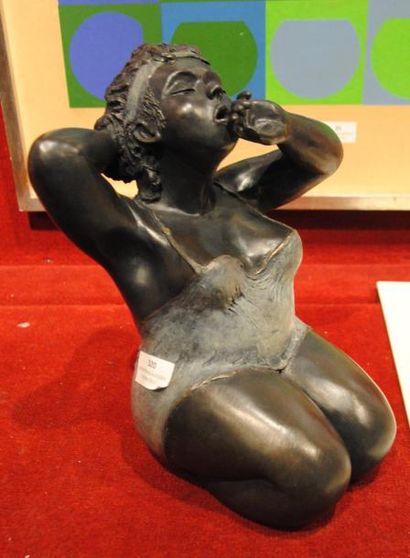 MIMI - Michèle Peyre Juste réveillée.
Sculpture en bronze.
30 x 23 x 20 cm