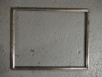 null Baguette en bois mouluré, argenté dit "jonc".
Epoque XIXe s.
47 x 61 cm- Profil:...