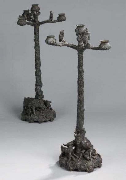 Christophe FRATIN (1801 - 1864) Paire de candélabres en bronze patiné à quatre lumières,...