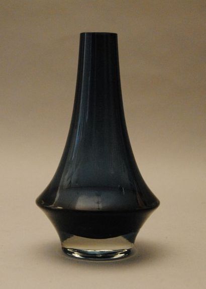 null Vase en verre transparent molé, préssé à décor géométrique granité

Circa 1970

Hauteur...
