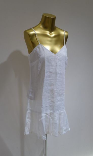  ERMANNO SCERVINO 
Robe en coton blanc 
Taille 44 Italie 
Prix de vente boutique...