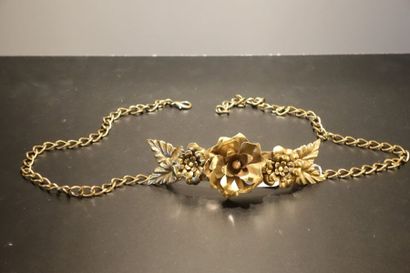 null RODARTE 

Ceinture fleurs en métal, perles fantaisie 

Prix de vente boutique...