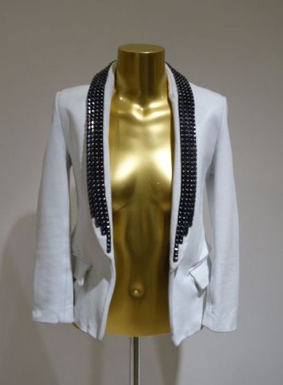  BALMAIN "haute couture" 
Veste cuir 
Taille 40 
prix de vente boutique 10 000 e...