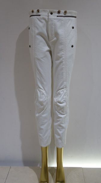 null CHLOE 

Pantalon motard 7/8 blanc 

Taille 36 

Prix de vente boutique 975 ...