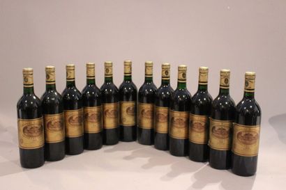 null 12 bouteilles CHÂTEAU BATAILLEY 1989 GCC Pauillac (caisse bois) (étiq lég a...
