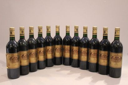 null 12 bouteilles CHÂTEAU BATAILLEY 1989 GCC Pauillac (caisse bois) (étiq lég a...