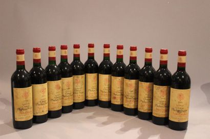 null 12 bouteilles CHÂTEAU PHELAN SEGUR 1990 Saint Estèphe (caisse bois) (4 BG, 2...