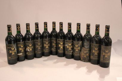 null 12 bouteilles CHÂTEAU DOMAINE DE L'EGLISE 1989 Pomerol (caisse bois) (4 BG,...