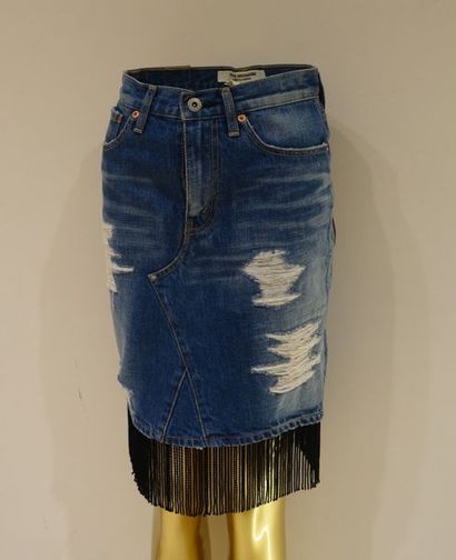 null JUNYA WATANABE Pour COMME DES GARCON 

Jupe en jean à franges 

Taille XS 

Prix...