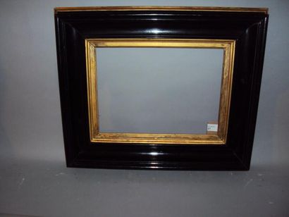 null Cadre en bois mouluré noir et or Epoque Napoléon III 25 x 34,5 cm - Profil :...