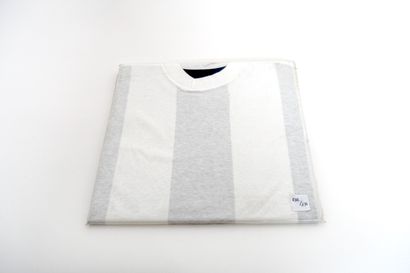 Daniel Buren (né en 1938) T-shirt 1990 Impression sur coton

Taille XL

Edition du...