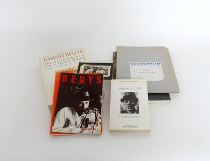 Joseph BEUYS (1921-1986) 
Lot of books:




- Caroline Tisdall, Joseph Beuys, Guggenheim,...