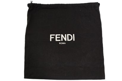 FENDI Un sac en osier Fendi, moderne,

A Fendi wicker basket bag, modern,

stamped,...