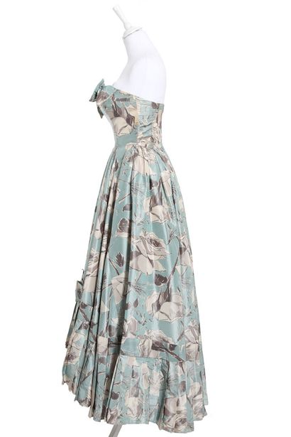 Maggy ROUFF A mottled taffeta ball gown, made by Maggy Rouff from a Ducharne silk...