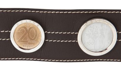 CELINE Une ceinture en cuir marron Celine ornée de pièces d'Europe, années 1990,

A...