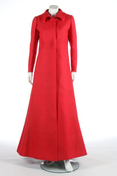 GIVENCHY A Givenchy couture gazar evening ensemble, Spring-Summer, 1972,

A Givenchy...